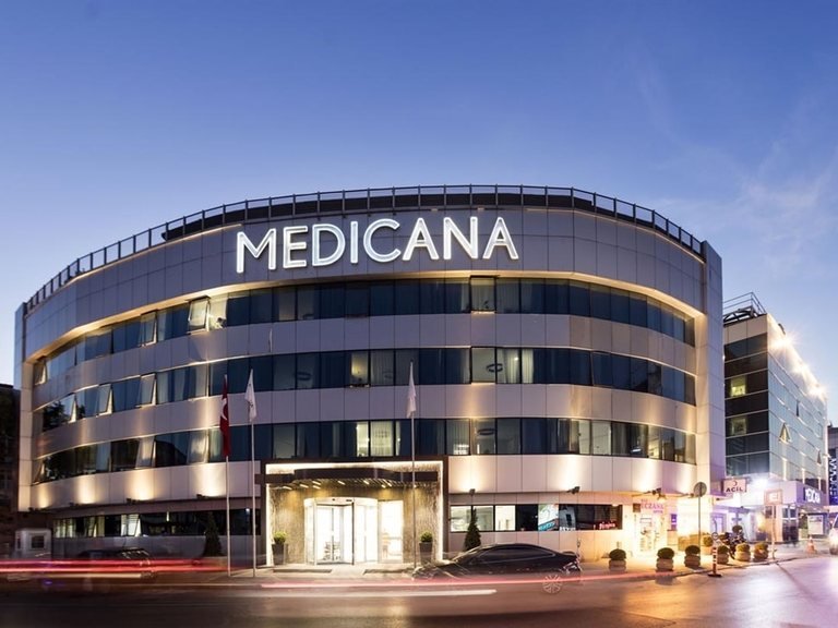 Medicana Bahcelievler hospital exterior